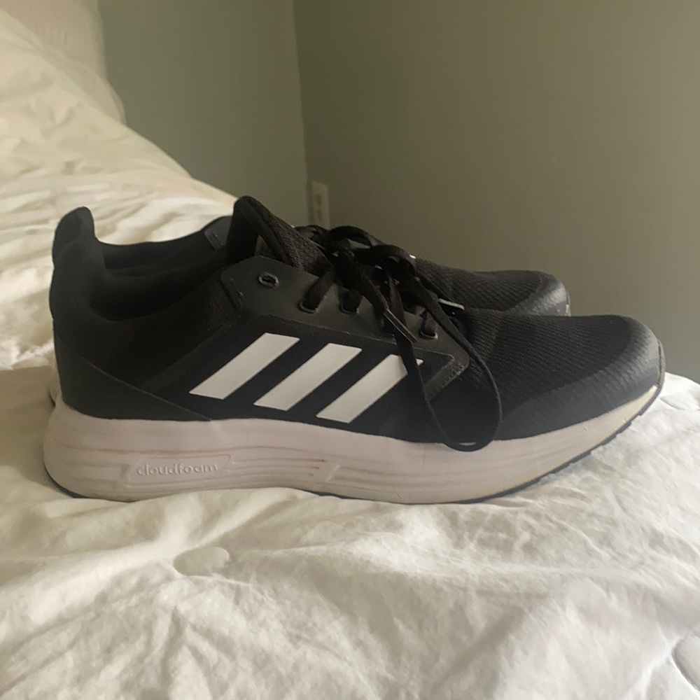 Men’s ADIDAS sneakers